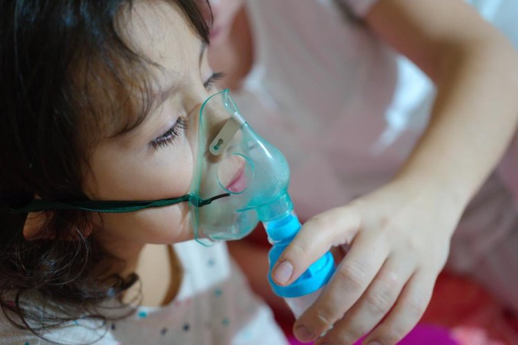 A fibrose cística pode ser detectada ainda na infância; quanto antes for feito o diagnóstico, menores os prejuízos causados pela doença