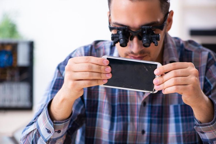 Enquanto as remessas de novos smartphones cresceram apenas 4,5% em 2021, o envio de smartphones recondicionados aumentou em 15%
