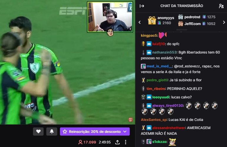 Chat ta Twitch é um dos diversos elementos que poluem a interface