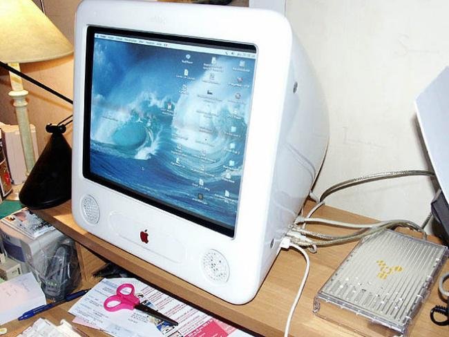 O Apple eMac foi descontinuado em 2006.