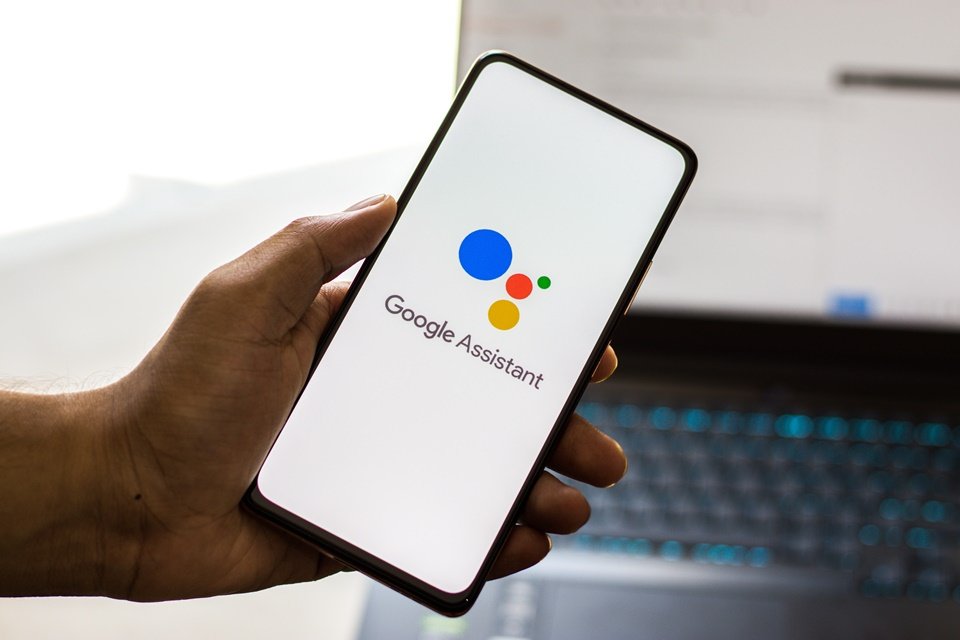 Funcionários do Google Assistente escutam o que você fala no celular -  TecMundo