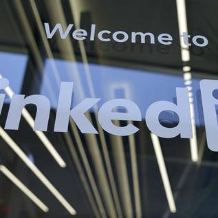 Imagem de LinkedIn pagará US$ 1,8 milhão a mulheres por salários menores