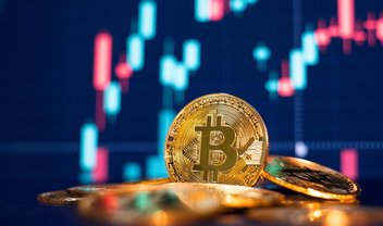 Bitcoin entra em queda e atinge o menor valor desde julho de 2021