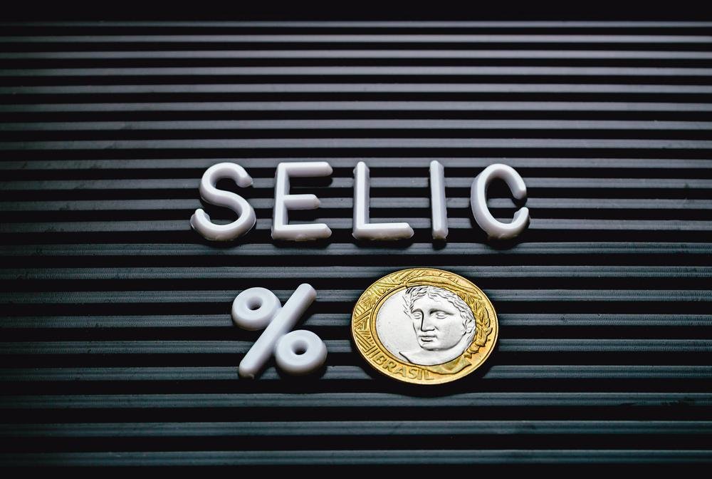 A taxa Selic foi calculada em 11,75% no mês de março, tendo um aumento significativo com relação ao mês anterior. (Shutterstock/Reprodução)