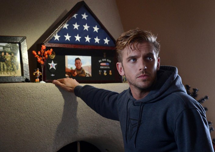 Dan Stevens em 'O Hóspede'.