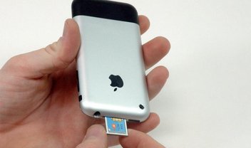 Steve Jobs imaginou primeiro iPhone sem cartão SIM, diz relato