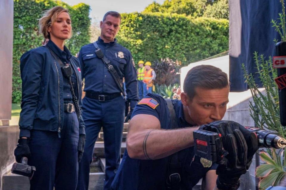 9-1-1: série é cancelada na Fox, mas ganhará sétima temporada