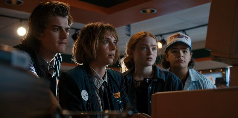 Joe Keery, Maya Hawke, Sadie Sink e Gaten Matarazzo.