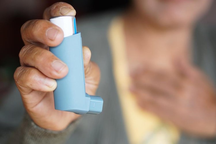 As bombinhas são métodos de aplicação do medicamentos diretamente nas vias aéreas (Fonte: Shutterstock)