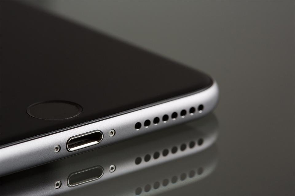 Segundo Worst, o uso da função SOS do iPhone salvou sua vida. (Fonte: Pexels)