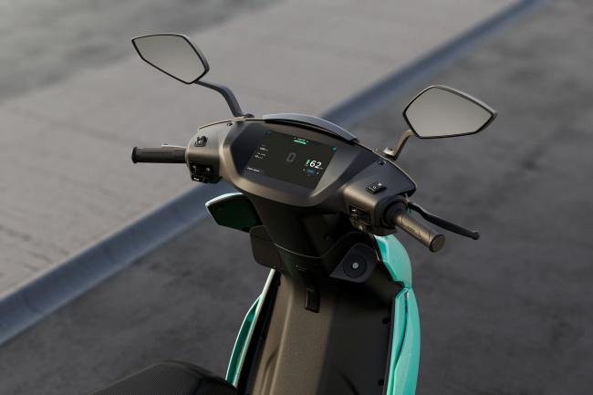 A quantidade de motos eletrificadas no país também aumentou de 2020 para 2021.