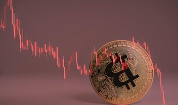 Bitcoin cai 6% e volta a ser negociado abaixo dos US$ 30 mil