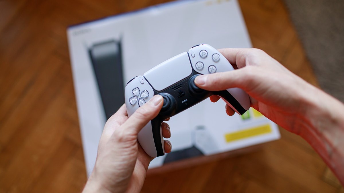 3 controles de PS5 com 20% de desconto! Veja os modelos que irão estilizar  suas horas de gameplay!