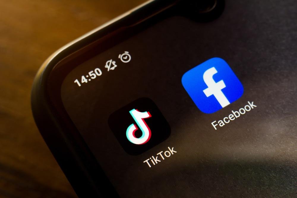 O Facebook disse que a receita no segundo trimestre poderia cair em relação ao ano anterior pela primeira vez em 2022. (Shutterstock)