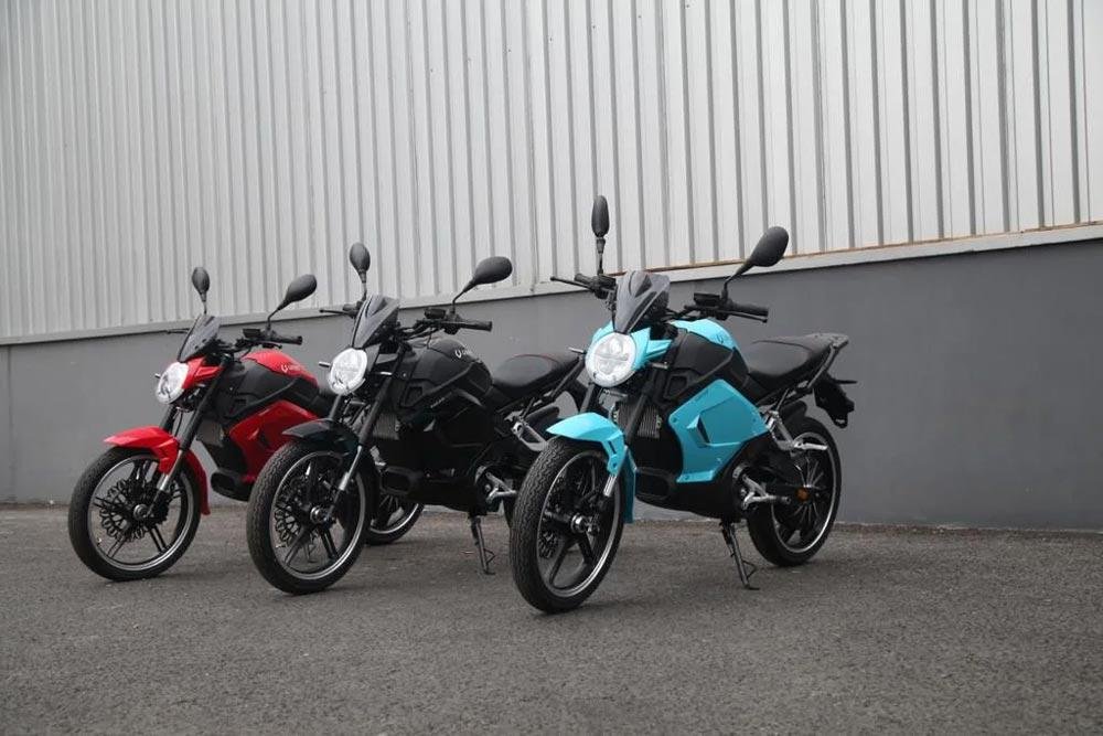 Motocicleta elétrica W125 da Watts Mobilidade deve chegar com três variações de cores