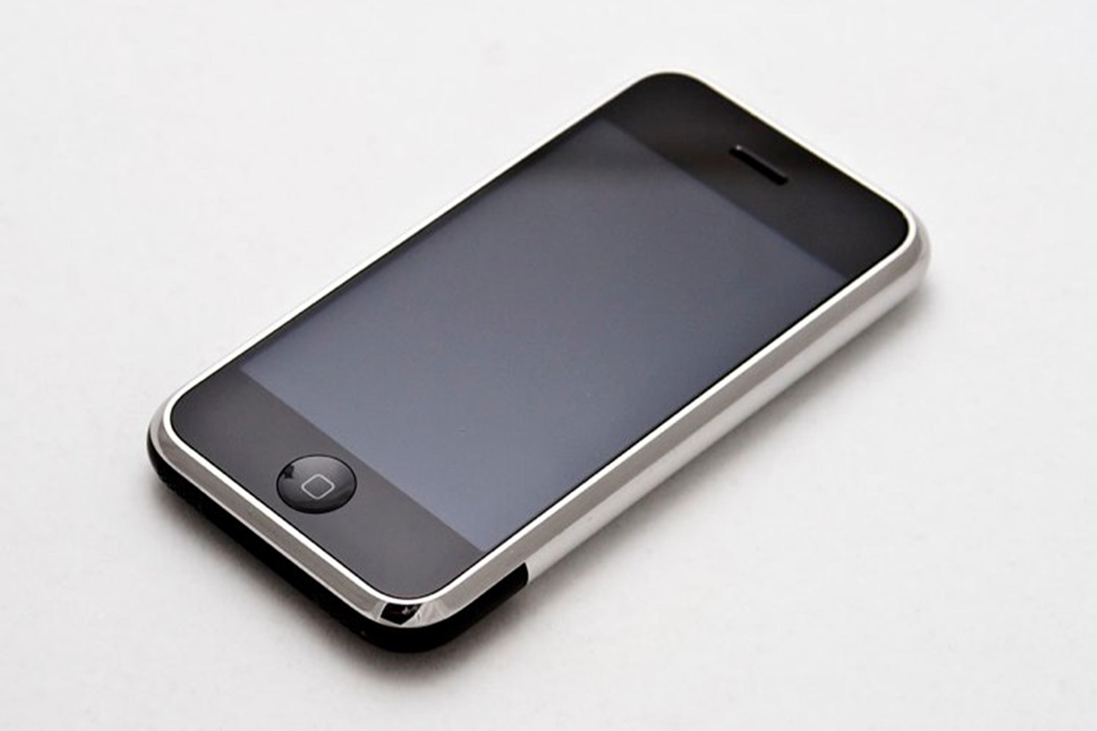 Купить первый айфон. Apple iphone 1. Iphone 2007. Iphone 1 2007. Iphone 1g.