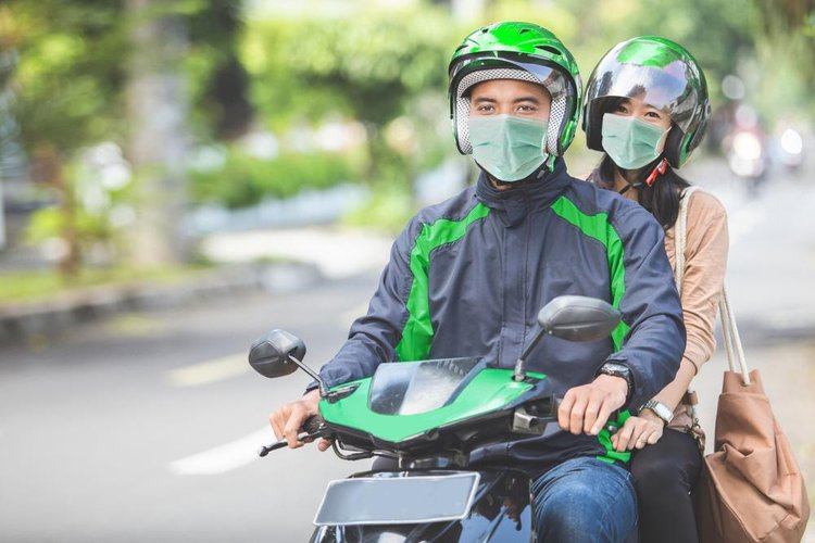 O 99Moto oferece uma alternativa mais econômica ao usuário, cerca de 30% dos custos de um trajeto de carro.