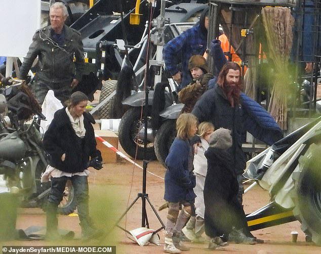 Ator de Thor aparece irreconhecível em foto de gravação de novo filme