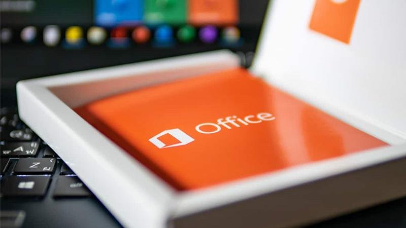 O Microsoft ou Office 365 é um plano de assinatura e o pacote Office 2022 é um software avulso.