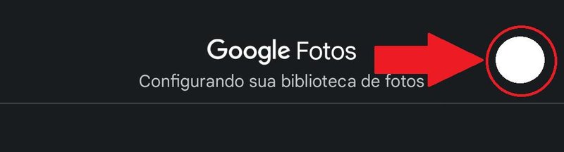 O sua foto de perfil fica no topo da tela