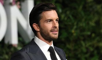 Jonathan Bailey, de Bridgerton, será par de Matt Bomer em nova série; veja