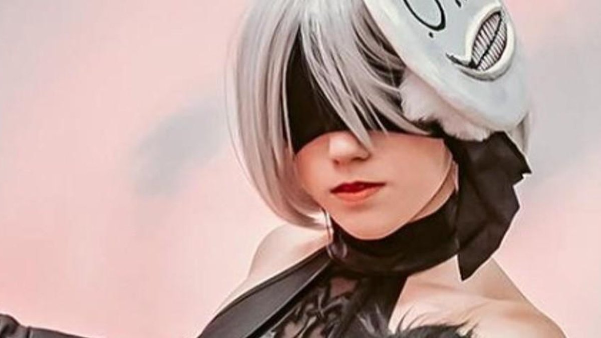 Cosplay fiel de 2B, personagem de NieR: Automata, faz sucesso na internet