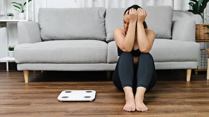 Conforme um estudo, o Instagram teria lucrado US$ 227,9 milhões com conteúdos pró-distúrbio alimentar (Fonte: Shutterstock/Reprodução)