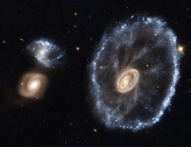 Cartwheel já foi vista através das lentes do telescópio Hubble (Fonte: NASA/reprodução)