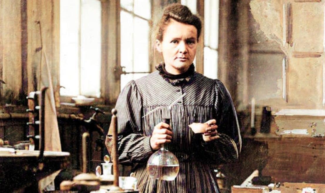 Marie Sklodowska-Curie foi a única pessoa a receber dois prêmios Nobel em ciências diferentes (Química e Física)