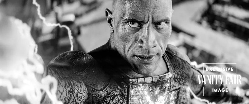 Dwayne Johnson como Adão Negro.