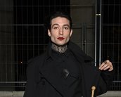 Ezra Miller: ator admite problemas psicológicos e se desculpa; confira!