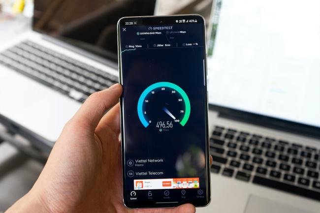 A maior velocidade de conexão é um dos benefícios do 5G.