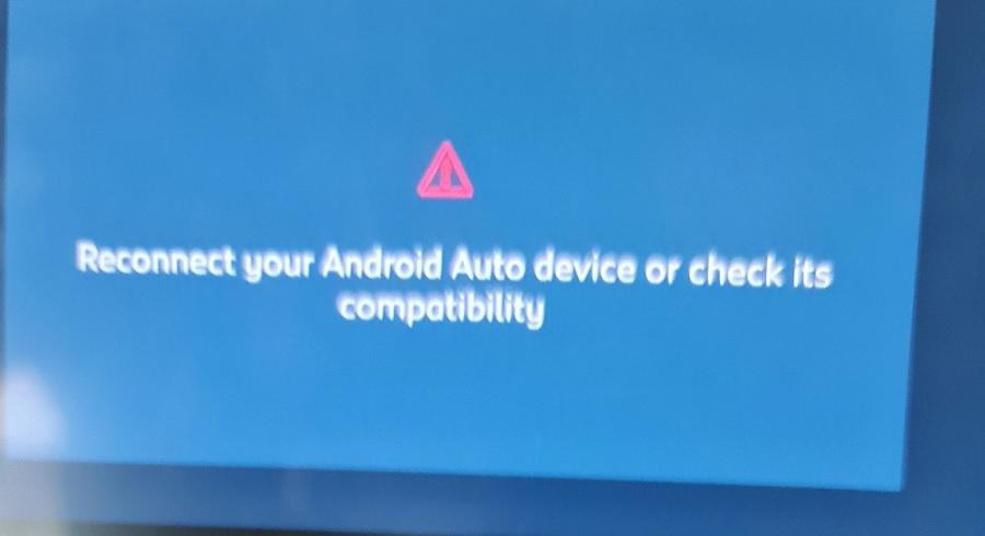 Mensagem de erro ao tentar conectar o celular à nova versão do Android Auto.