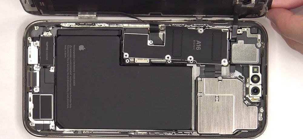 O novo iPhone 14 Pro Max foi mostrado por dentro pelo youtuber.