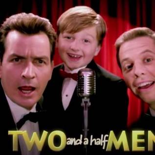 Imagem de Two and a Half Men: elenco realmente canta o tema de abertura? Veja!