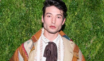 Ezra Miller: ator acredita ser um Messias e teria um altar em casa