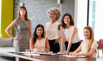 Conheça 7 iniciativas que protagonizam a mulher na tecnologia