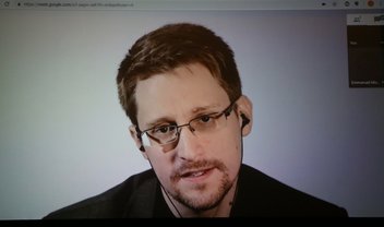 Edward Snowden recebe cidadania russa do presidente Vladimir Putin