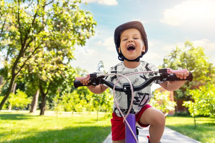 A bike é uma aliada até dos pequenos (Fonte: Shutterstock)