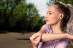 Imagem de 4 modelos de Fone de Ouvido Bluetooth esportivos