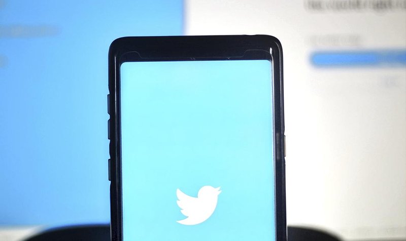 Para permitir a conclusão da compra, a justiça dos Estados Unidos suspendeu o processo do Twitter contra Elon Musk.