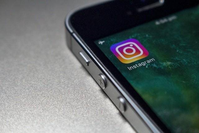 A Meta reduziu o alcance de notícias falsas no Facebook e no Instagram.