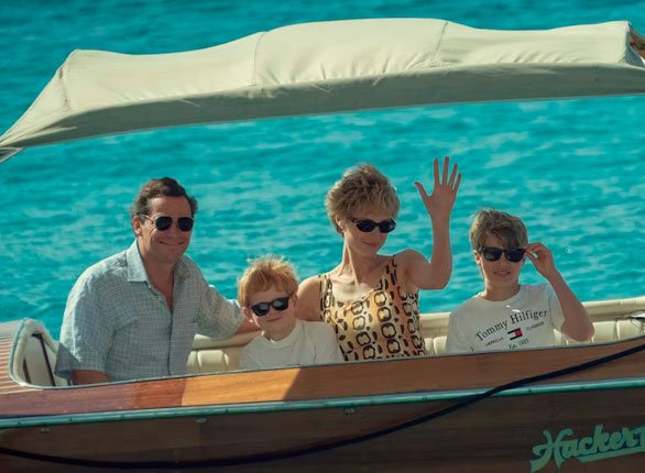 Família real em passeio de barco em The Crown