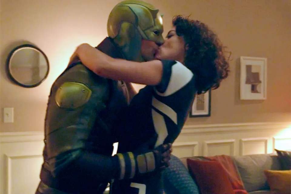 Demolidor  Produtor da fase da Netflix aprova romance com Mulher-Hulk