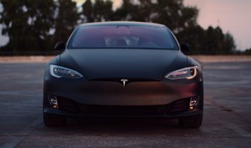 Tesla dobra lucro trimestral, mas receita fica aquém do esperado