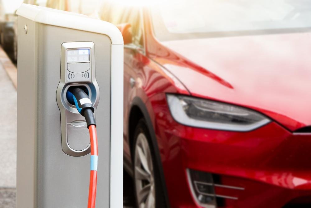 As vendas de carros elétricos podem ser afetadas pela alta da inflação nos Estados Unidos.