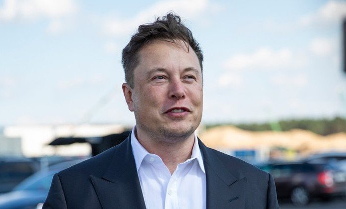 Elon Musk tem até o fim da tarde de sexta-feira (28) para decidir sobre a compra da rede social.