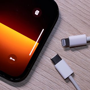 Imagem de Apple confirma que iPhone mudará para USB-C após lei da Europa