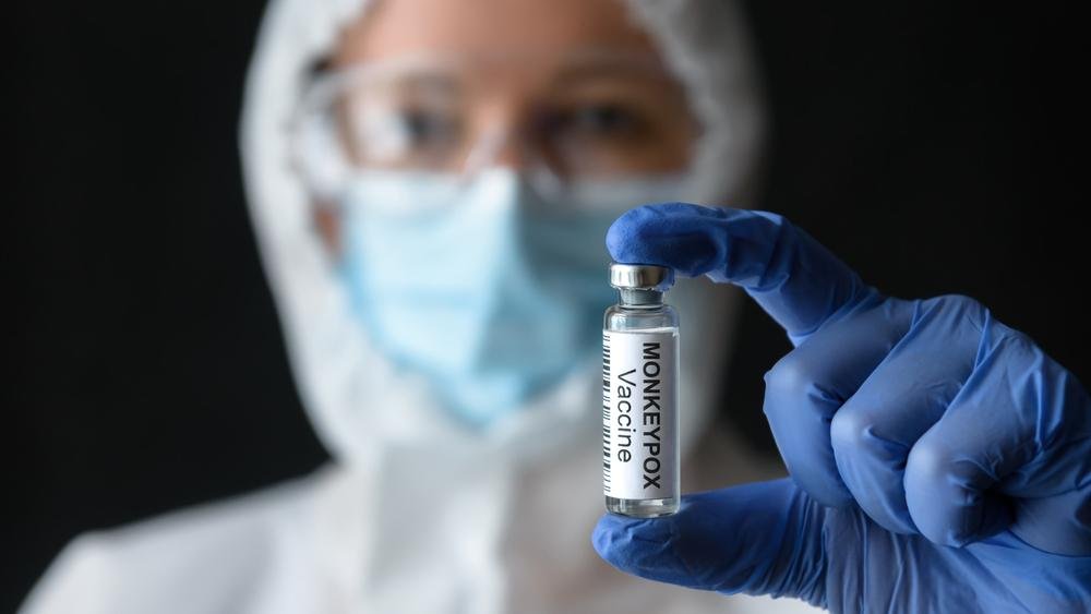 Há alguns meses, a Anvisa autorizou a importação de vacinas contra a varíola dos macacos.