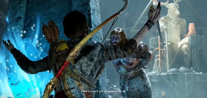 Atreus encara um ferido e acuado Modi, filho de Thor, derrotado em batalha pelo grupo de Kratos